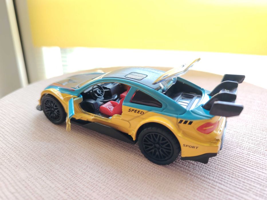 Количка Метална BMW с отварящи се врати