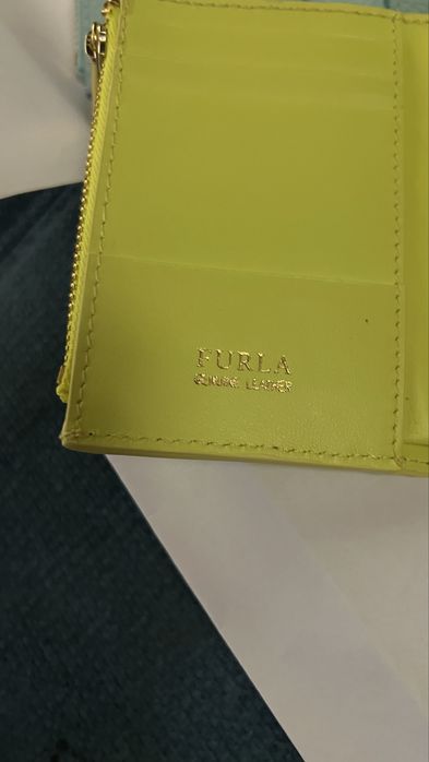 Чисто нов модел Furla Camelia.100% оригинал, с етикети.В два цвята.
