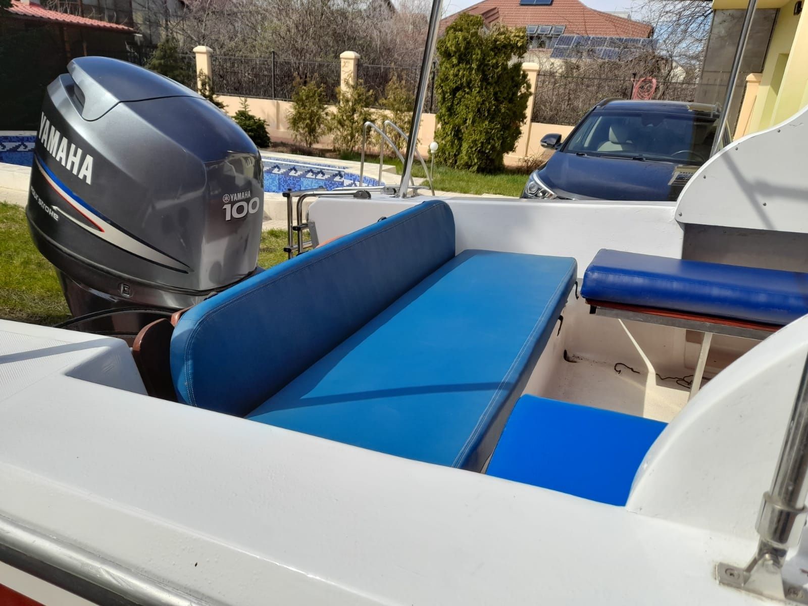 Barca cabinata tip Blade 585