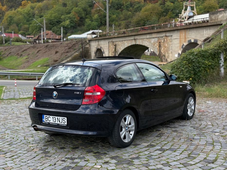 Bmw Seria 1 Facelift 2.0i - 128k km - accept schimb cu masina de uk