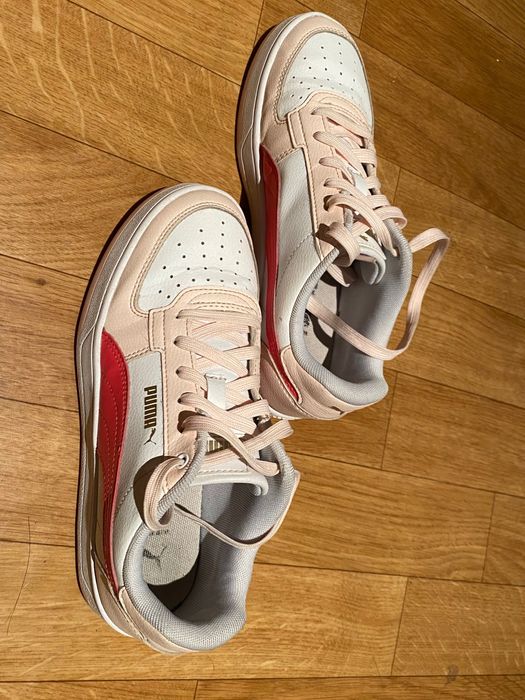 Pantofi sport Puma fete, culoare alb-roz, marime 38, stare buna