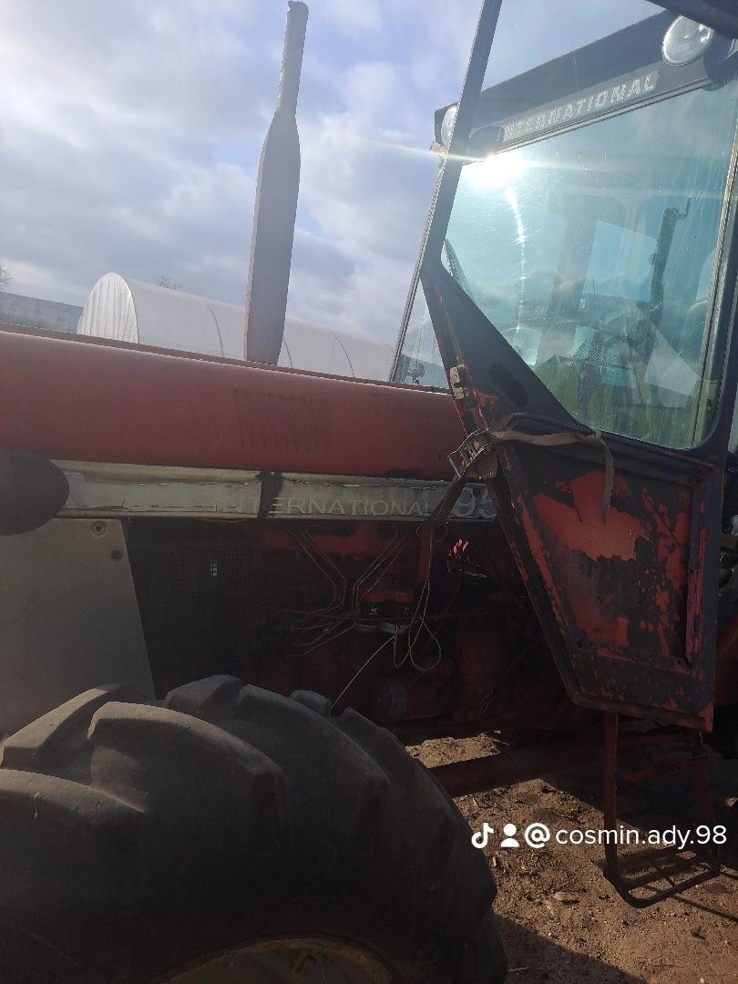 Vând tractor internațional case 955