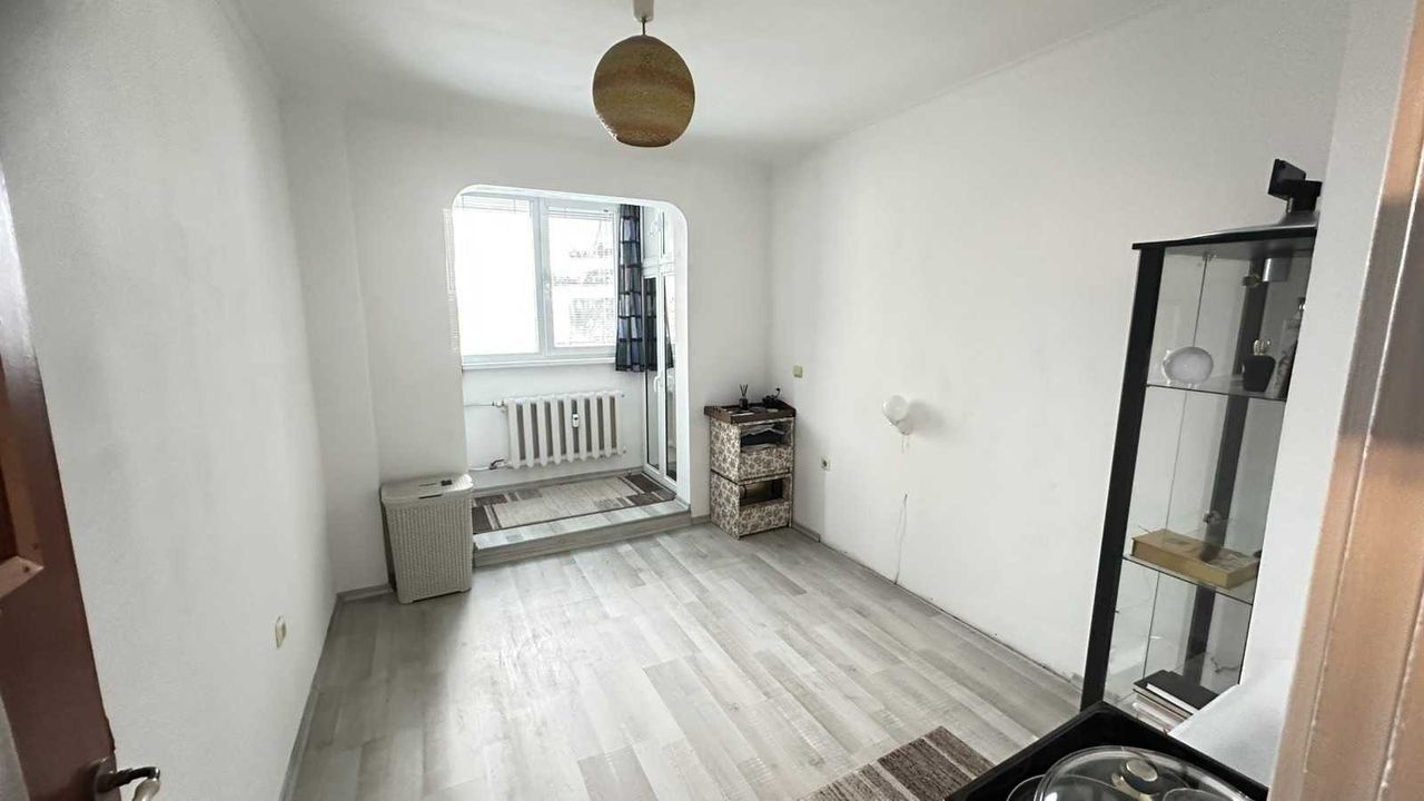 Дава се под наем Тристаен апартамент в София, Дианабад - 80 кв.м за 650 € - Снимка #10