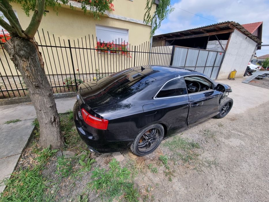 Dezmembrez audi a5 coupe 3.0 manual