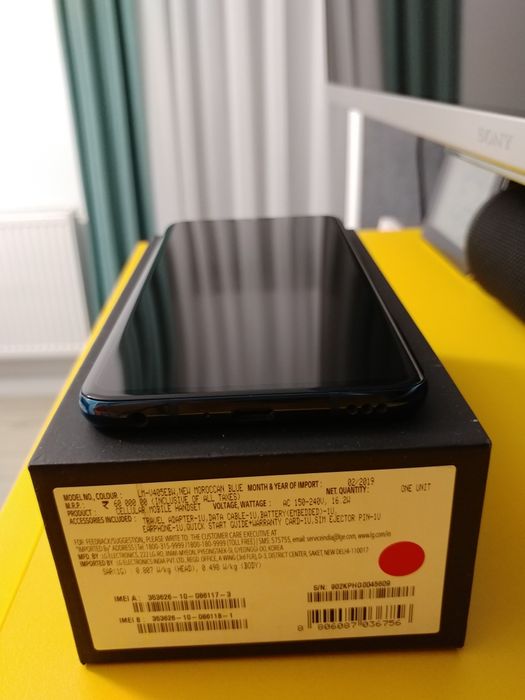 Lg V40 Thinq- 128 GB, display P-OLED, ca NOU!