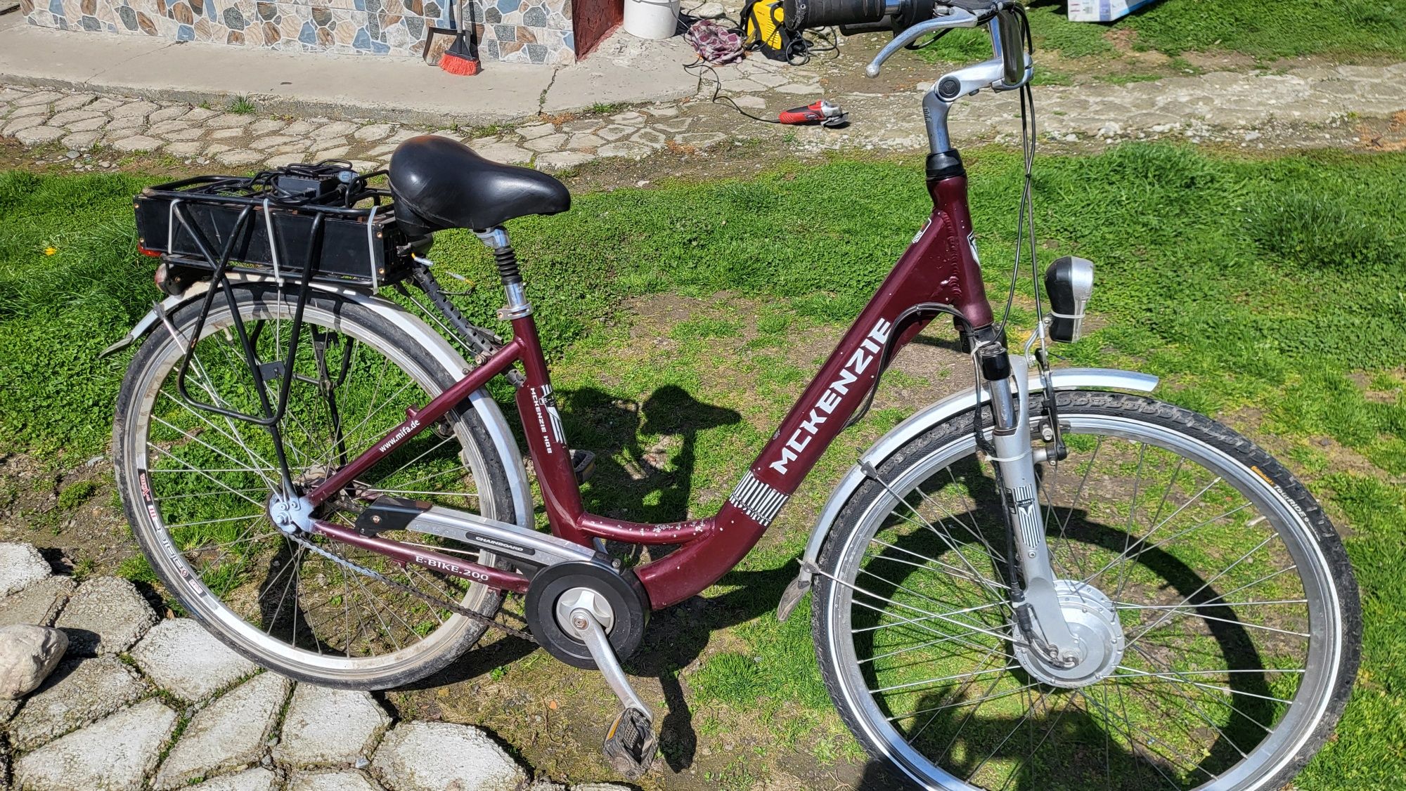 Bicicleta electrica cu acceleratie