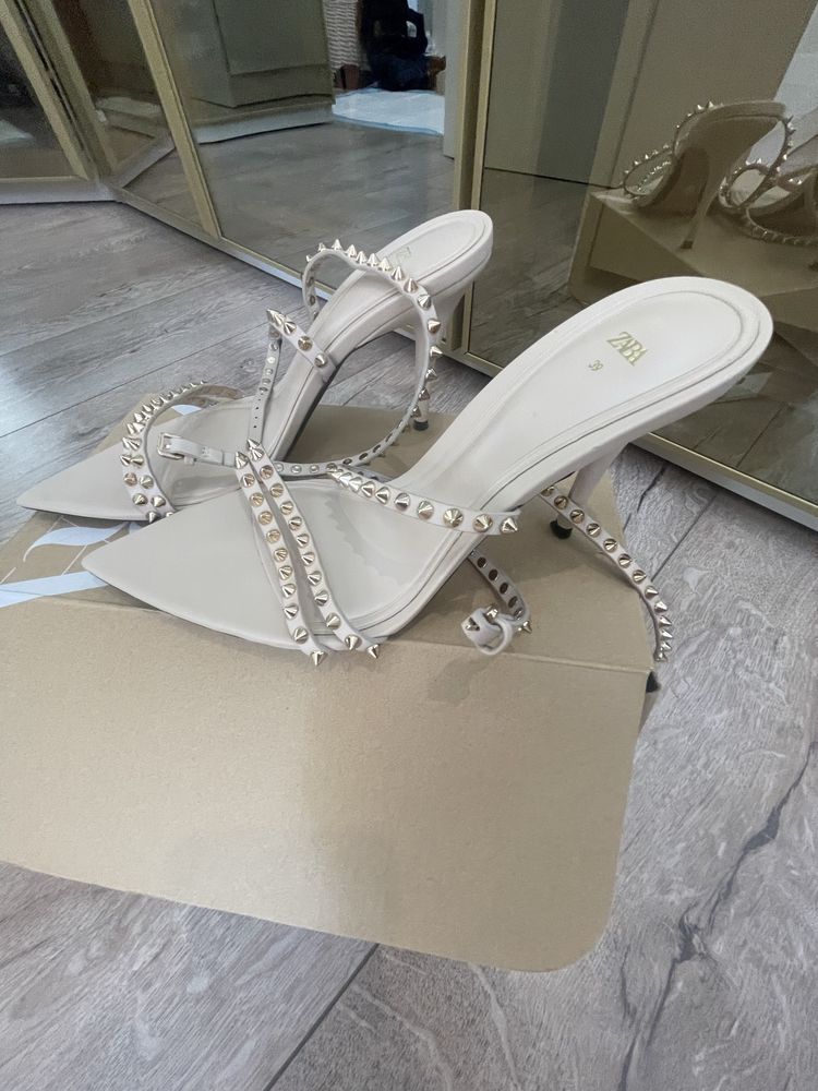 Дамски сандали Zara 39