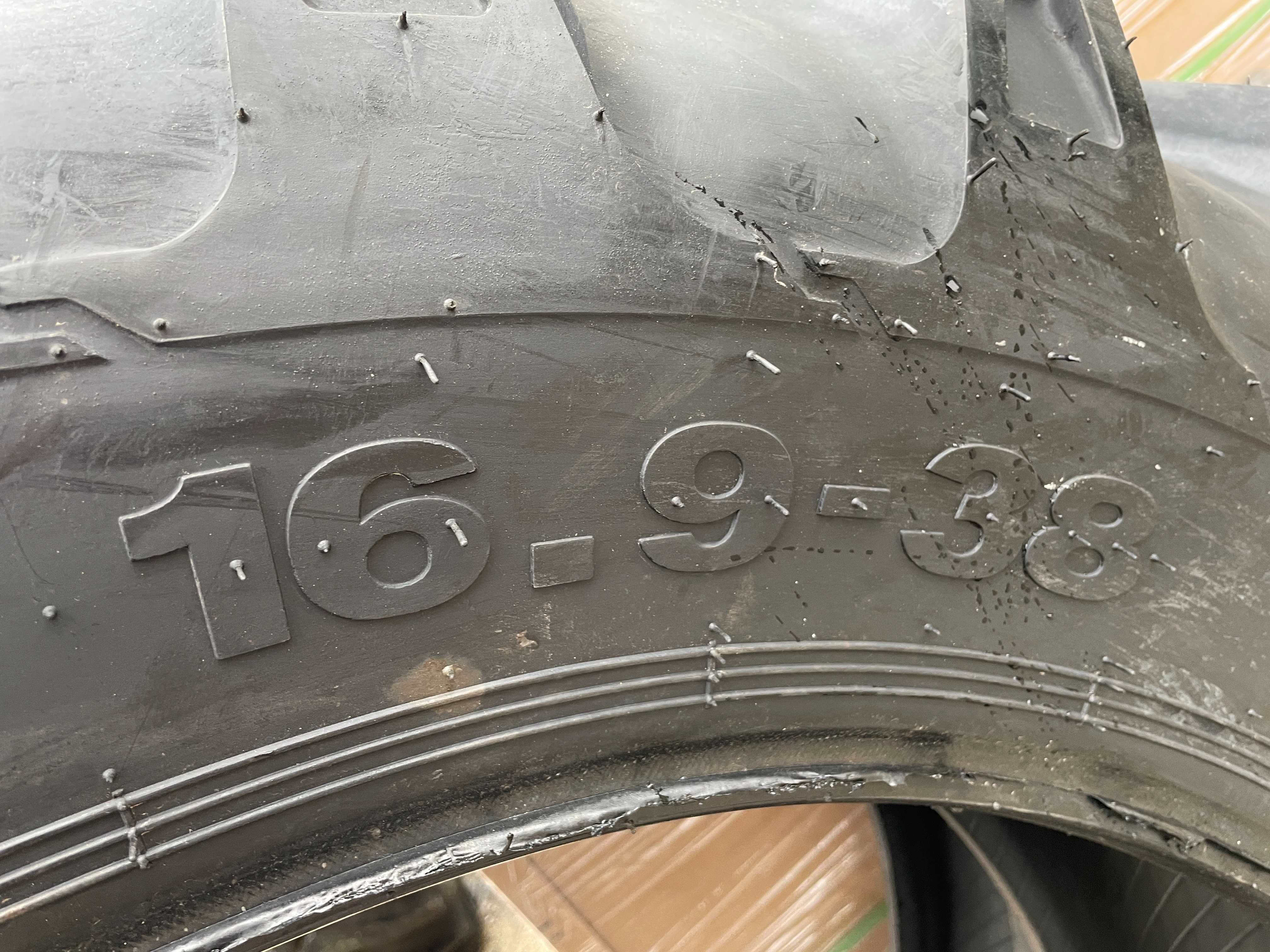 Marca OZKA 166.9-38 cu 14 pliuri cauciucuri noi pentru tractor spate