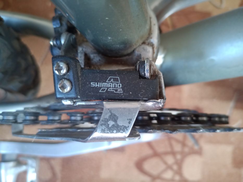 Bicicleta Giant echipare Shimano
