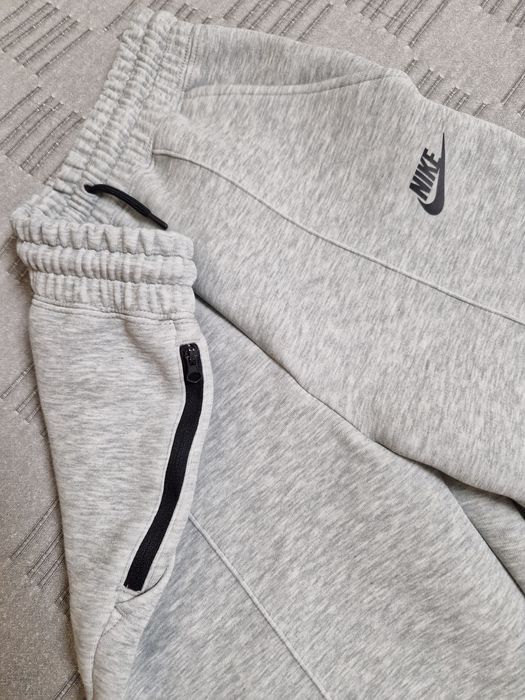 Nike tech fleece долнище, р-р 146-156, L