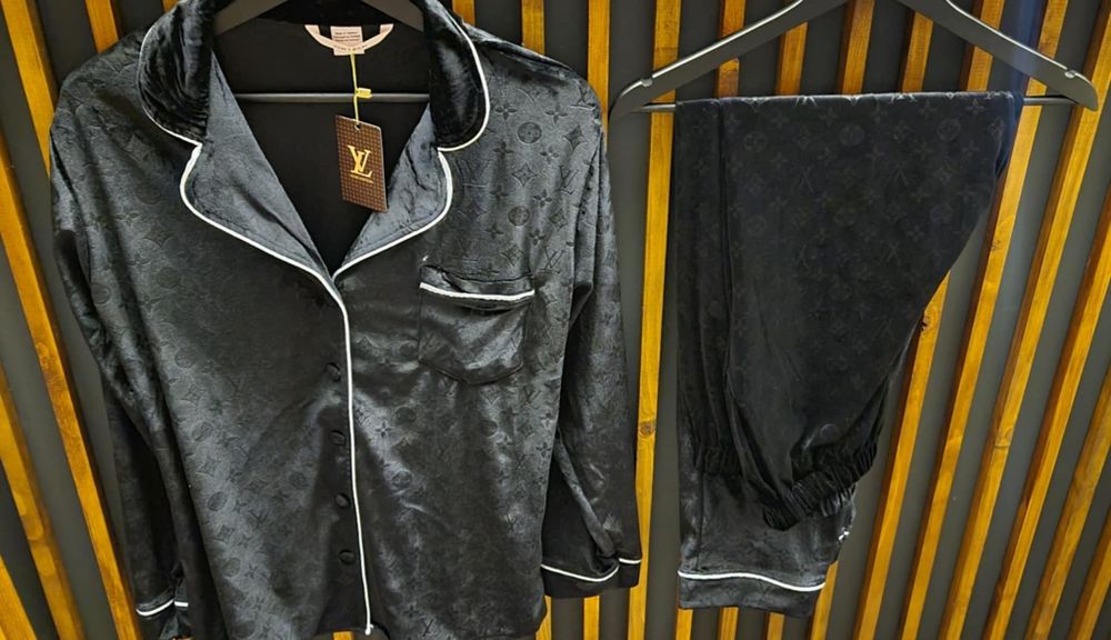 Pijama damă nouă cu etichetă