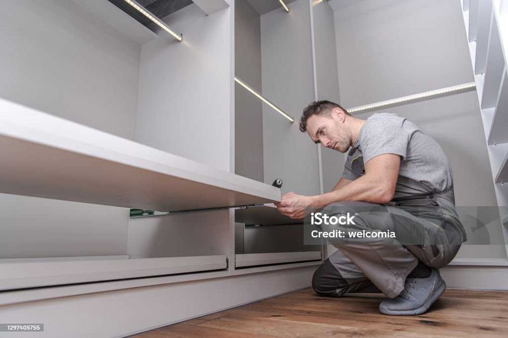 Услуги по домовете, Домашен майстор.