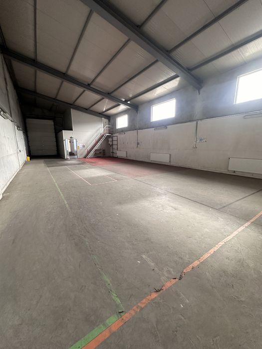 Hala de Inchiriat/ de vanzare