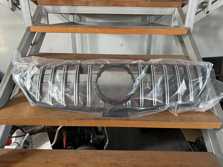 Предна решетка Mercedes ML 166