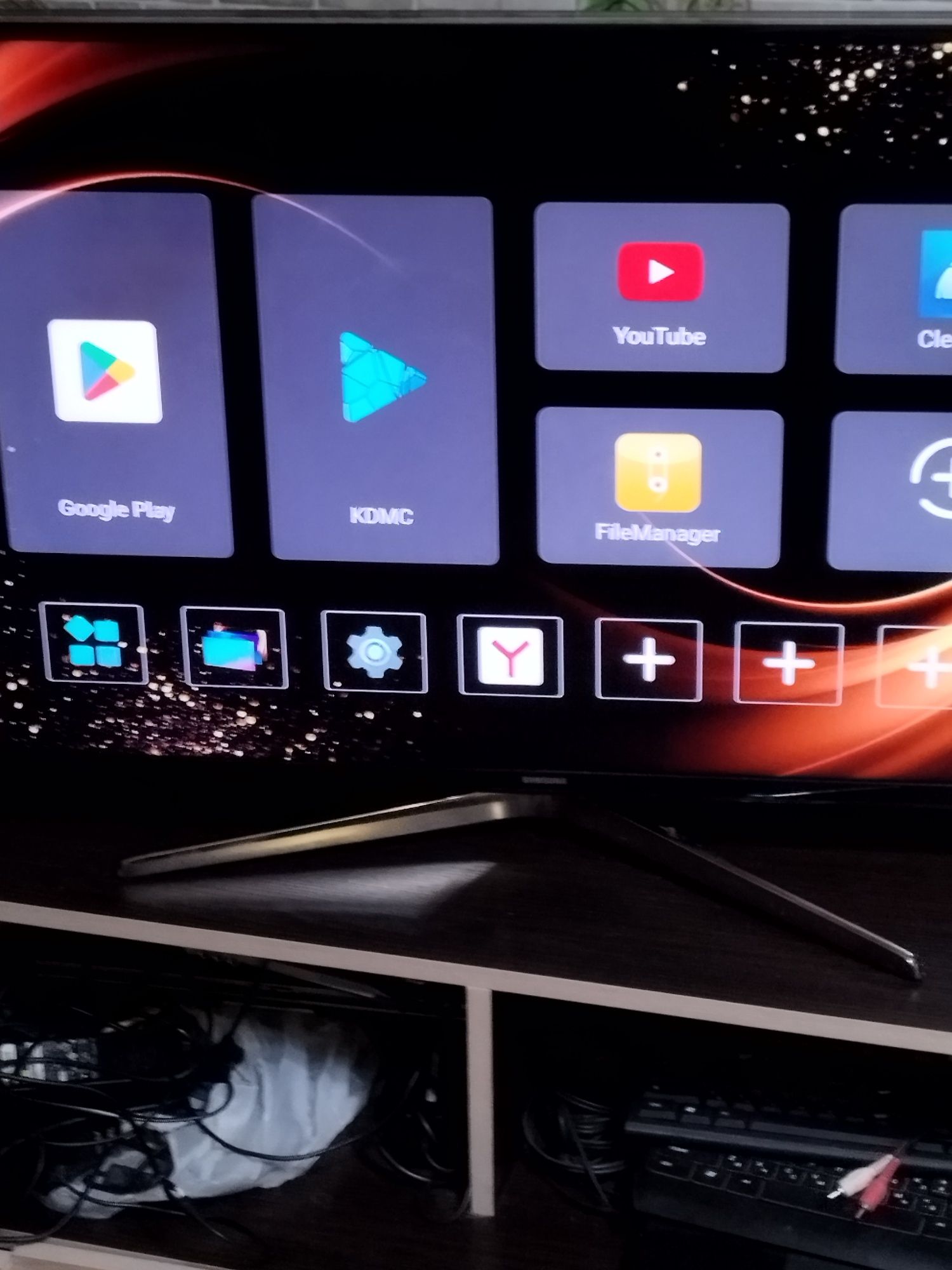 Продам Smart TV приставку 4/32