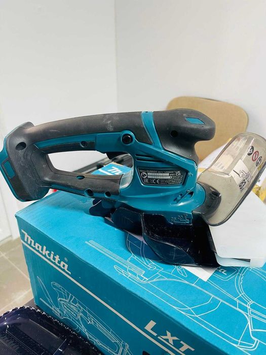 Foarfecă tuns iarba Makita DUM604ZX (18 V, fără baterie și încărcător)