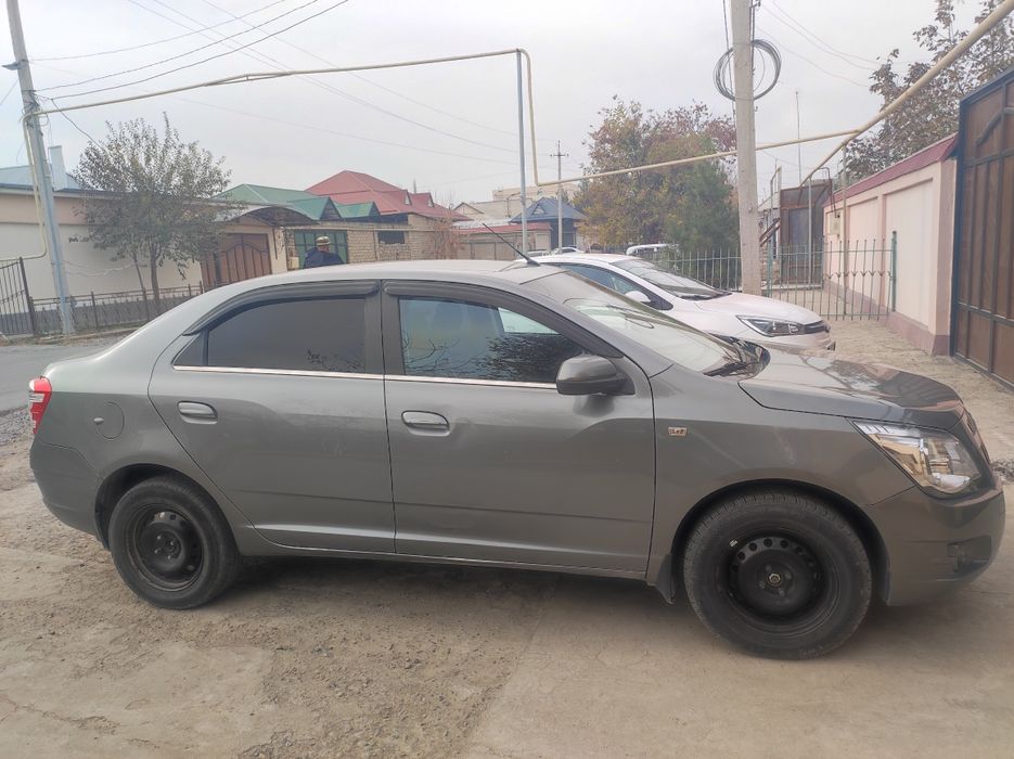 Срочна кобальт машинаси сотилади. Сирдаре шахар