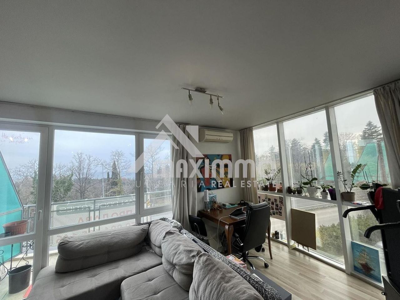 Продава се Двустаен апартамент в Варна, м-т Евксиноград - 75 кв.м за 2200 €/кв.м - Снимка #3