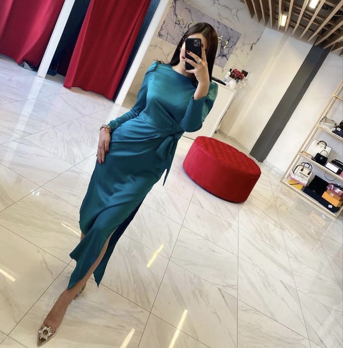 Сатылады почти новый 1 рет киілген атлас уступка болады