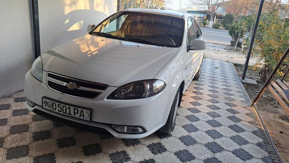 Chevrolet gentra sotiladi