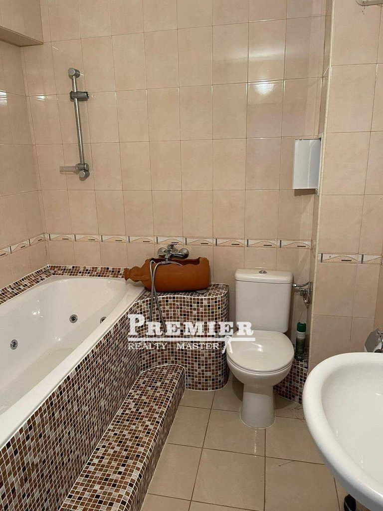 Продава се Къща в с. Лъка, Област Бургас - 550 кв.м за 764 €/кв.м - Снимка #9