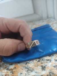 Кольцо печатка с бриллиантом