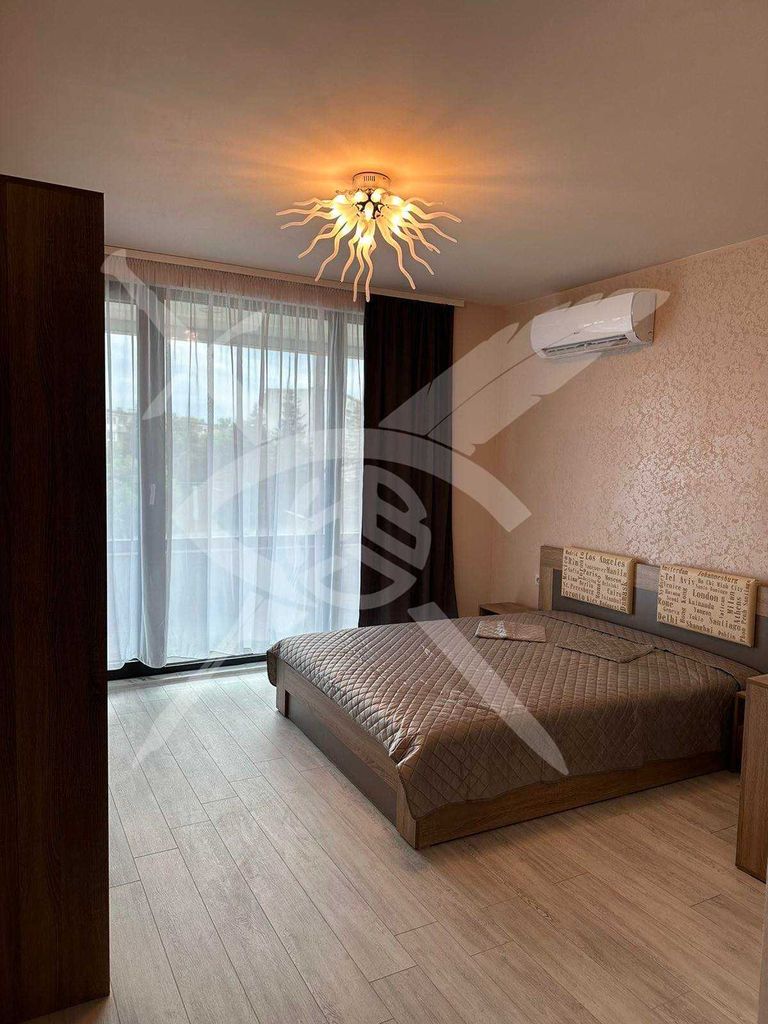 Дава се под наем Тристаен апартамент в Варна, Бриз - 135 кв.м за 1500 € - Снимка #5