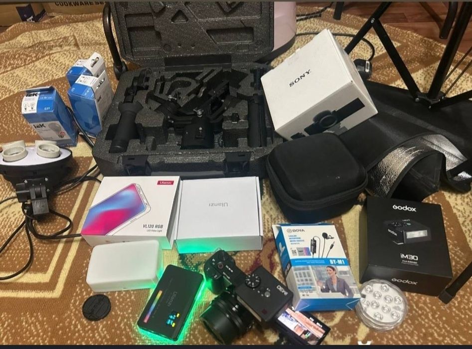 Sony ZV E 10 к нему комплекте стабилзатор итд