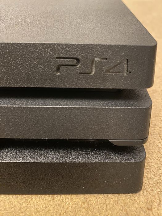 Playstation 4 Pro, 1 controller, cablu HDMI