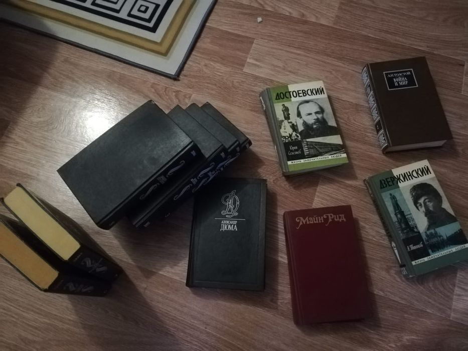 Продам книги, это малая их часть