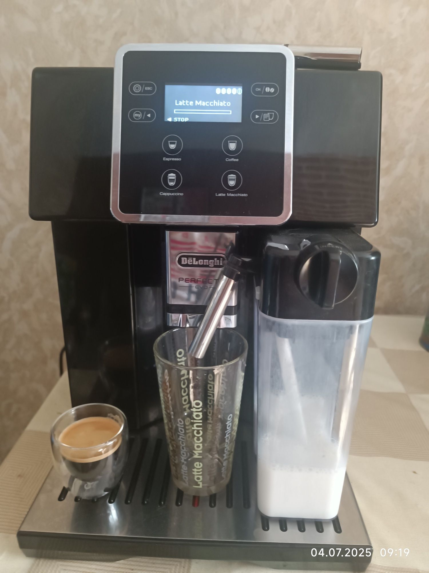 De'Longhi ESAM 420.40.B Perfecta Evo