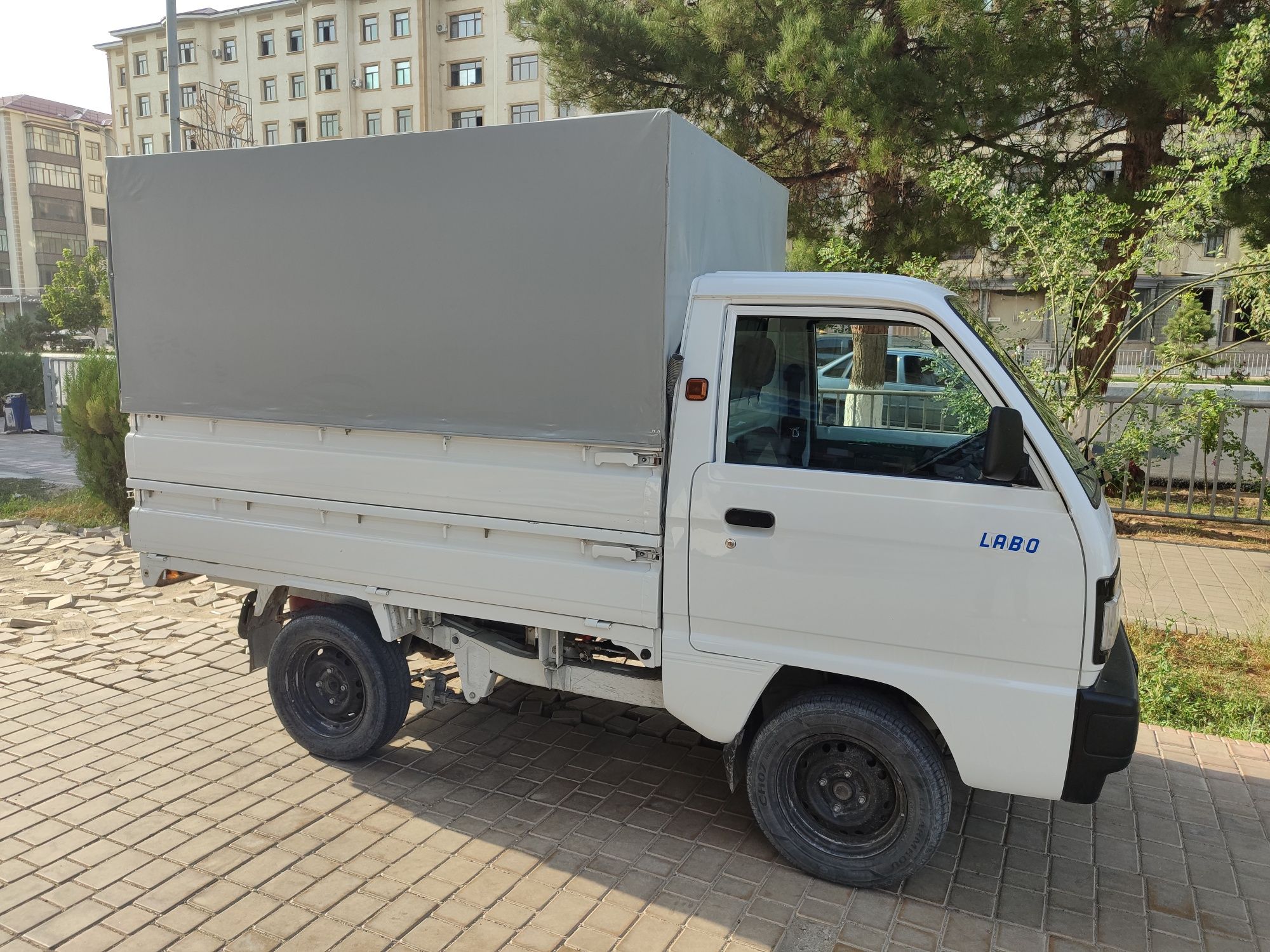 Labo xizmati Qarshi shahri boʻylab