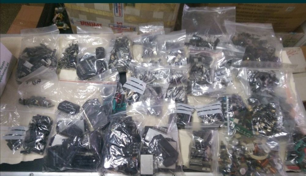 Lot de Finali , Tranzistori , Integrate noi/recuperate stare perfecta