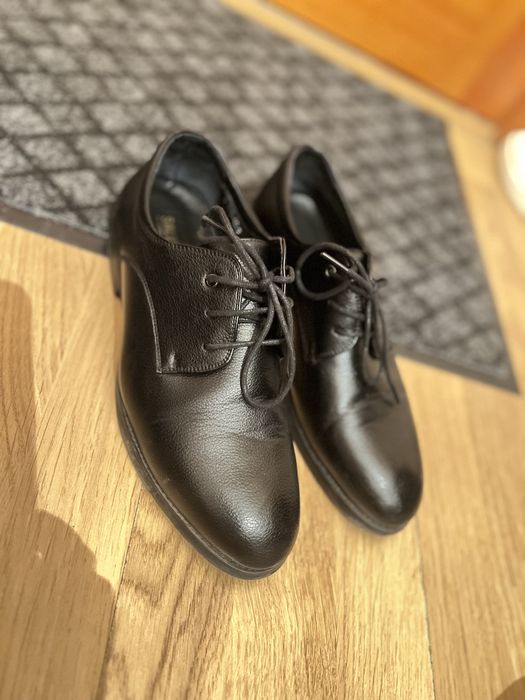 Продам туфли для мальчика