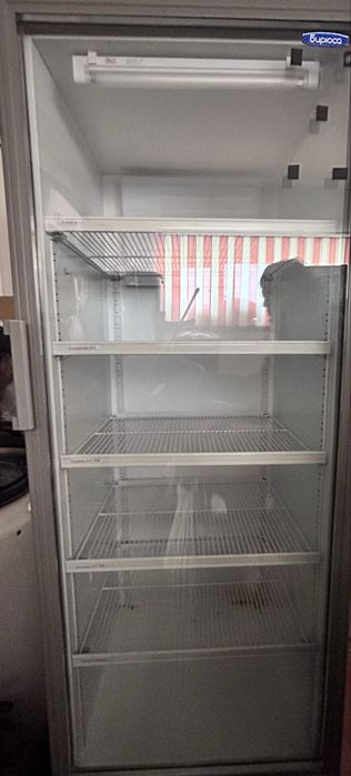 Продам холодильник шкаф Бирюса