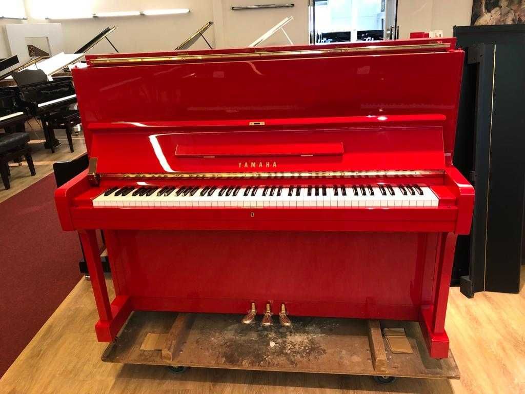 Pianina Yamaha U1  Rosu, model deosebit