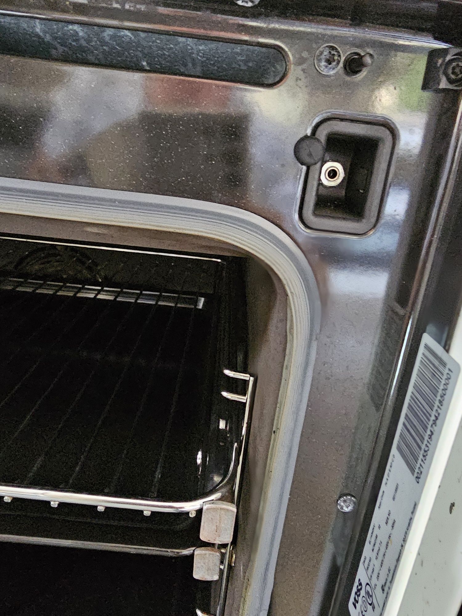 Печка с индукционни котлони Voss Electrolux ELI14340HV