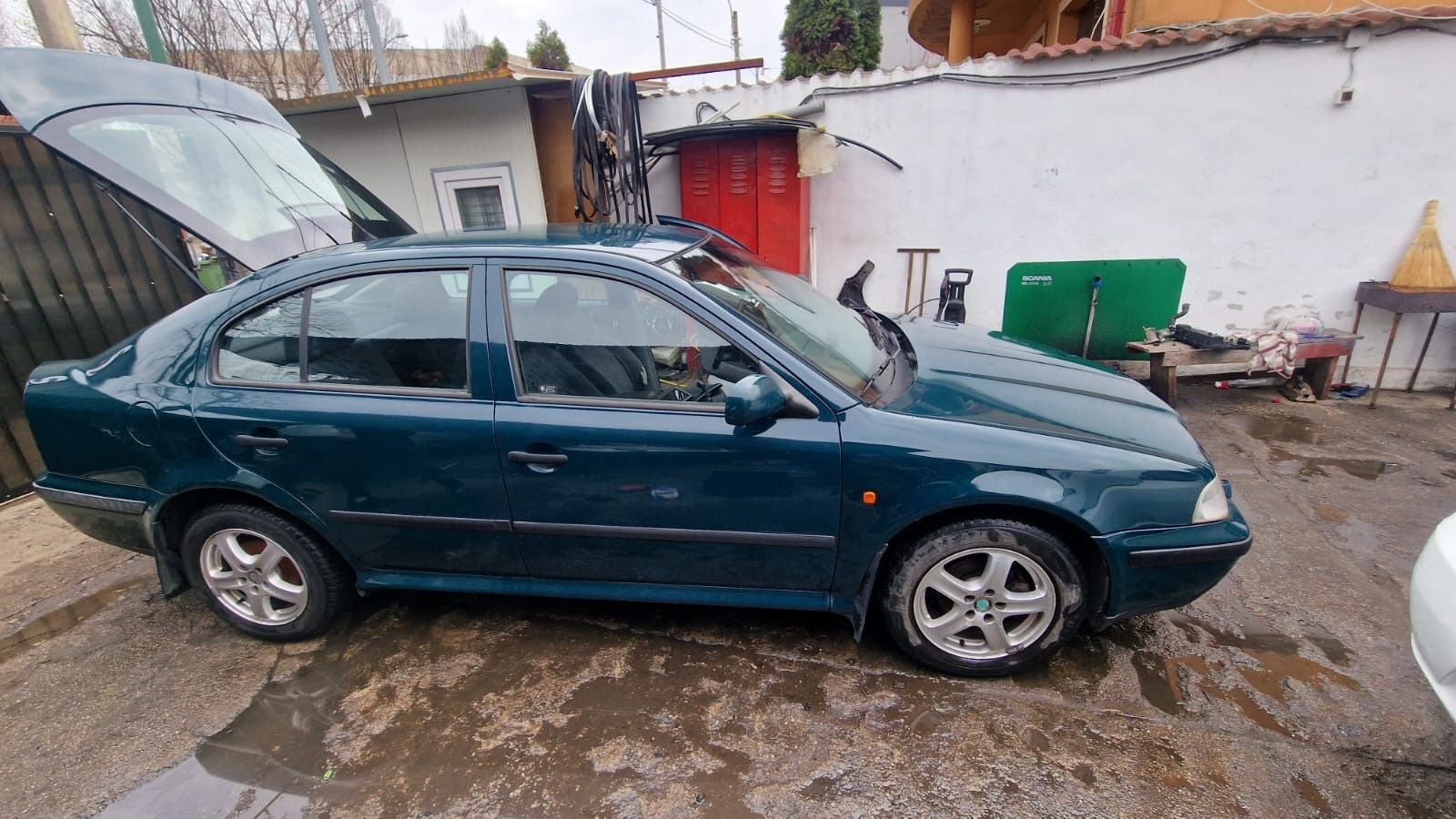 Vand skoda 1.6 benzina