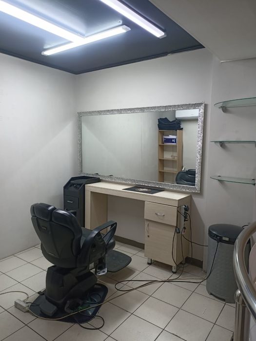 Сдам в аренду мужское кресло место в салоне красоты