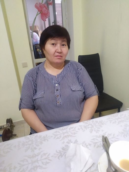 Предлагаю услуги сиделки няни . Можно по часам  гибкий график сменный