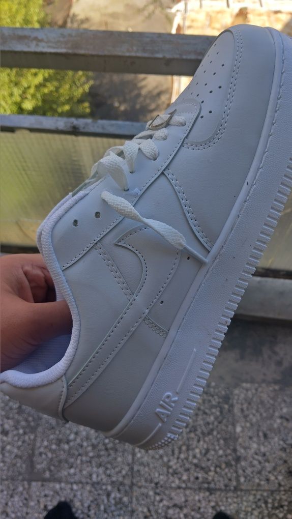 Nike air force 1 бели