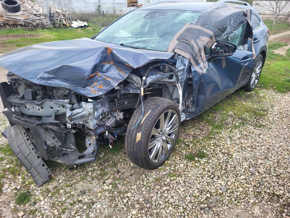 Mazda 6 avariata an 2023 cu 2000 km inmatriculata