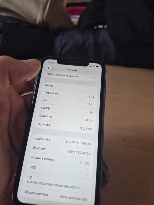 Vand iphone 11 simplu