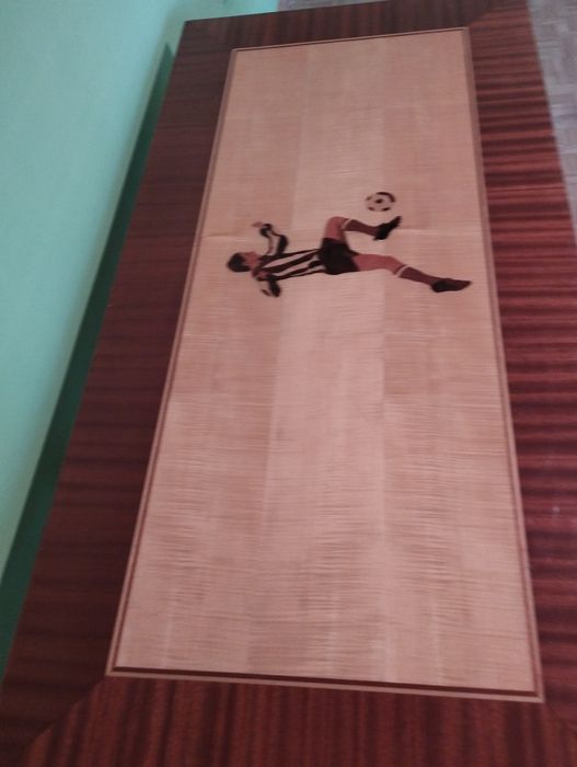 Маса, холна, дървена, с футболист на ФК Локомотив, футбол,Локо Пловдив