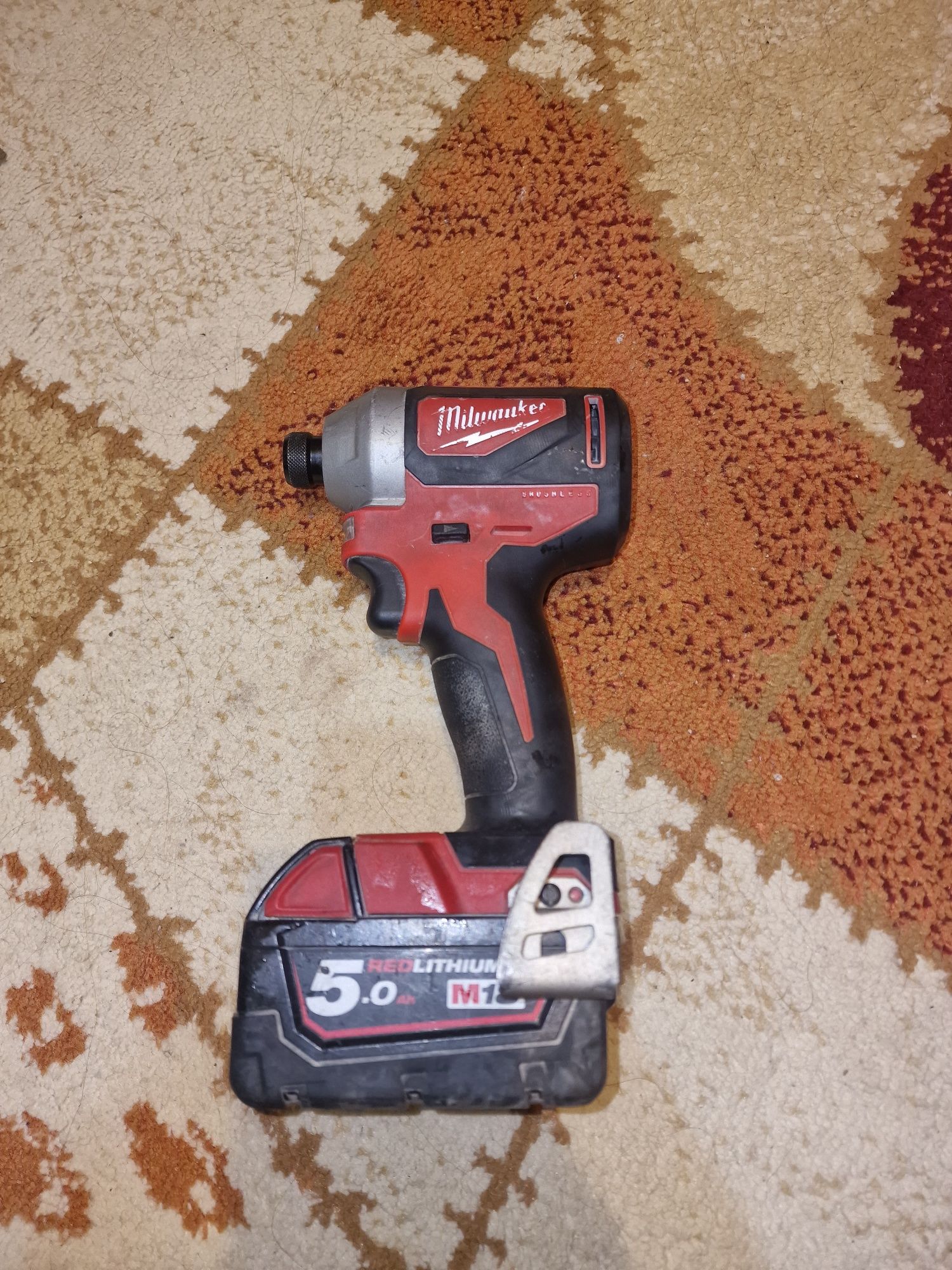 Scule Milwaukee m18