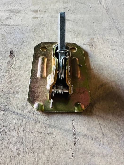 Зажим для опалубки Чироз