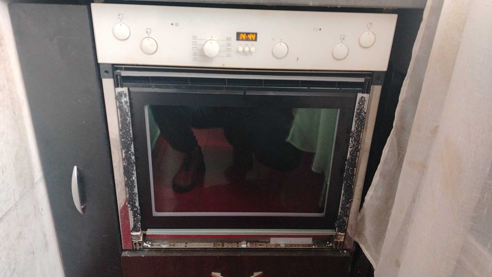 Фурна с керамични котлони Miele