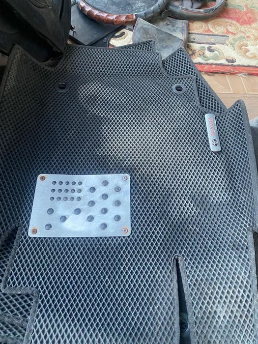 Автоковрики универсальные