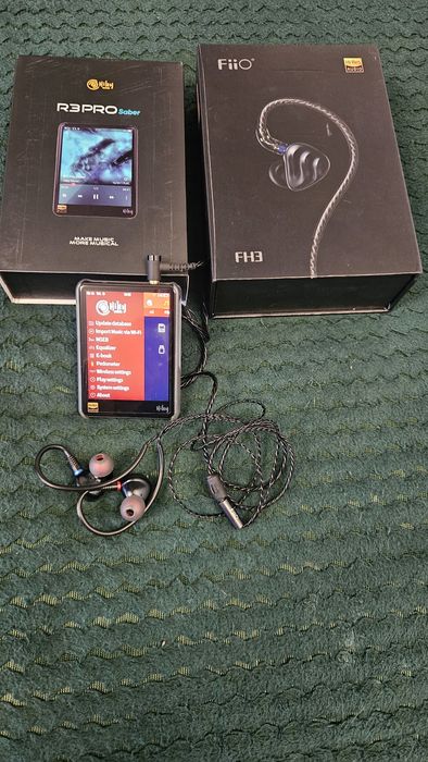 Player HYBY R3 PRO SABER DAC si casti in ear FIIO FH3