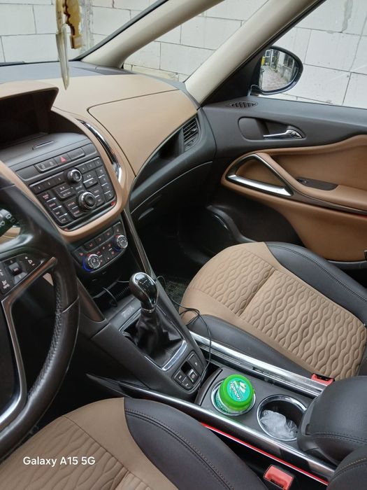 Opel zafira tourer.2.0  7 locuri 265 000 km f bn întreținut.